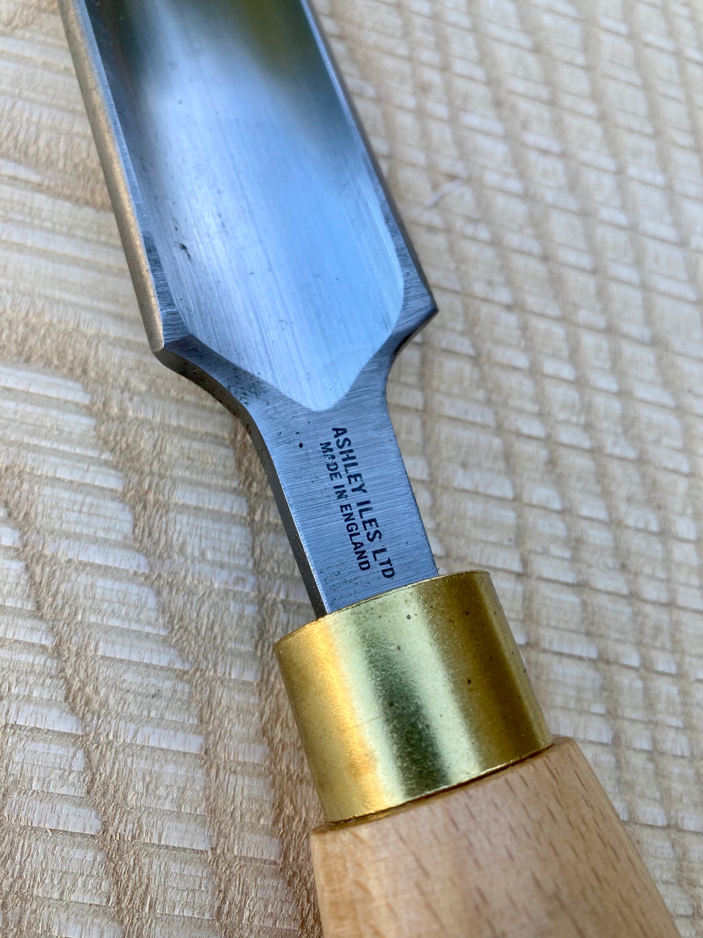 Ashley Iles - 1 1/4" Roughing Out Gouge, #7 curvature