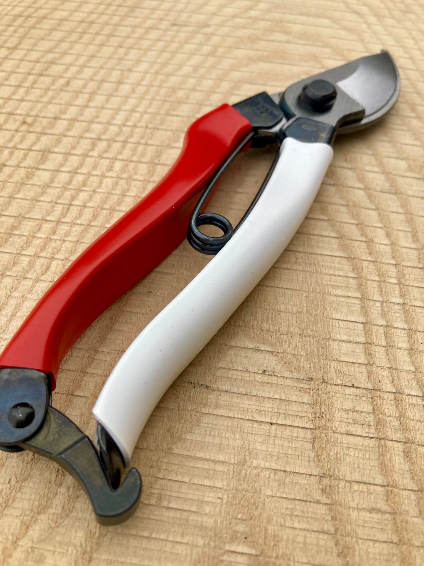 Okatsune Secateurs - Large