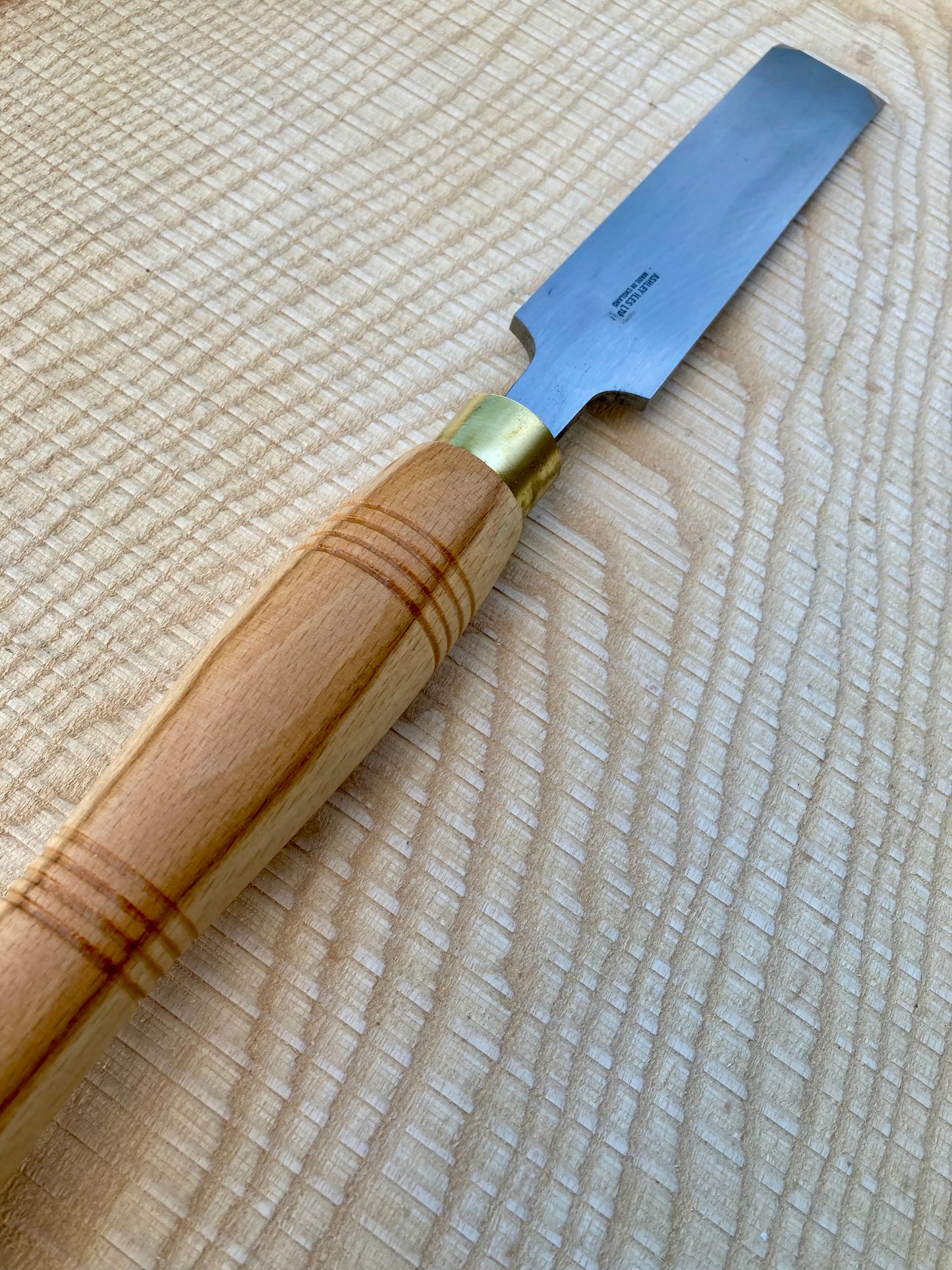 Ashley Iles - 1 1/2" Straight Chisel