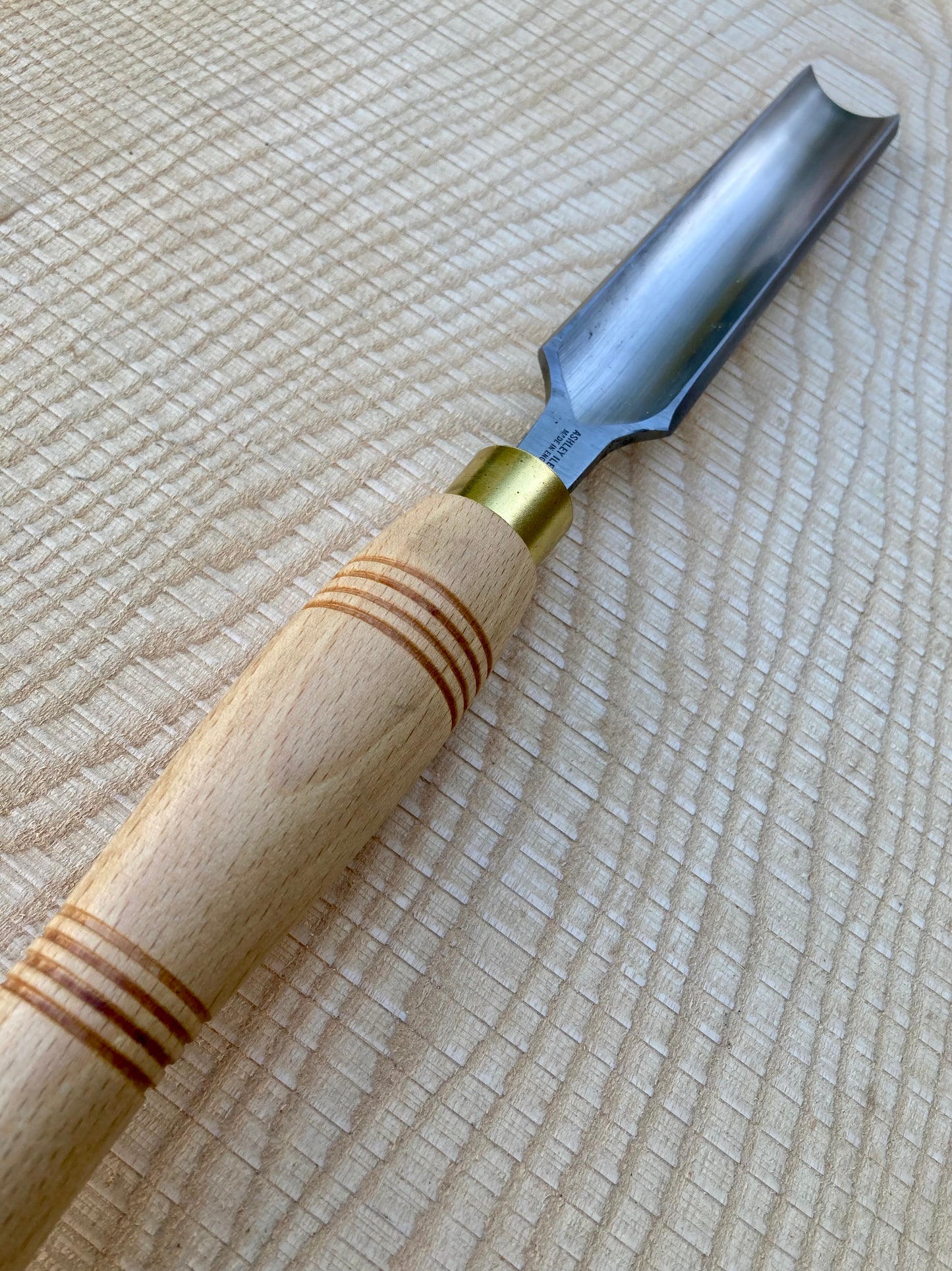 Ashley Iles - 1 1/4" Roughing Out Gouge, #7 curvature