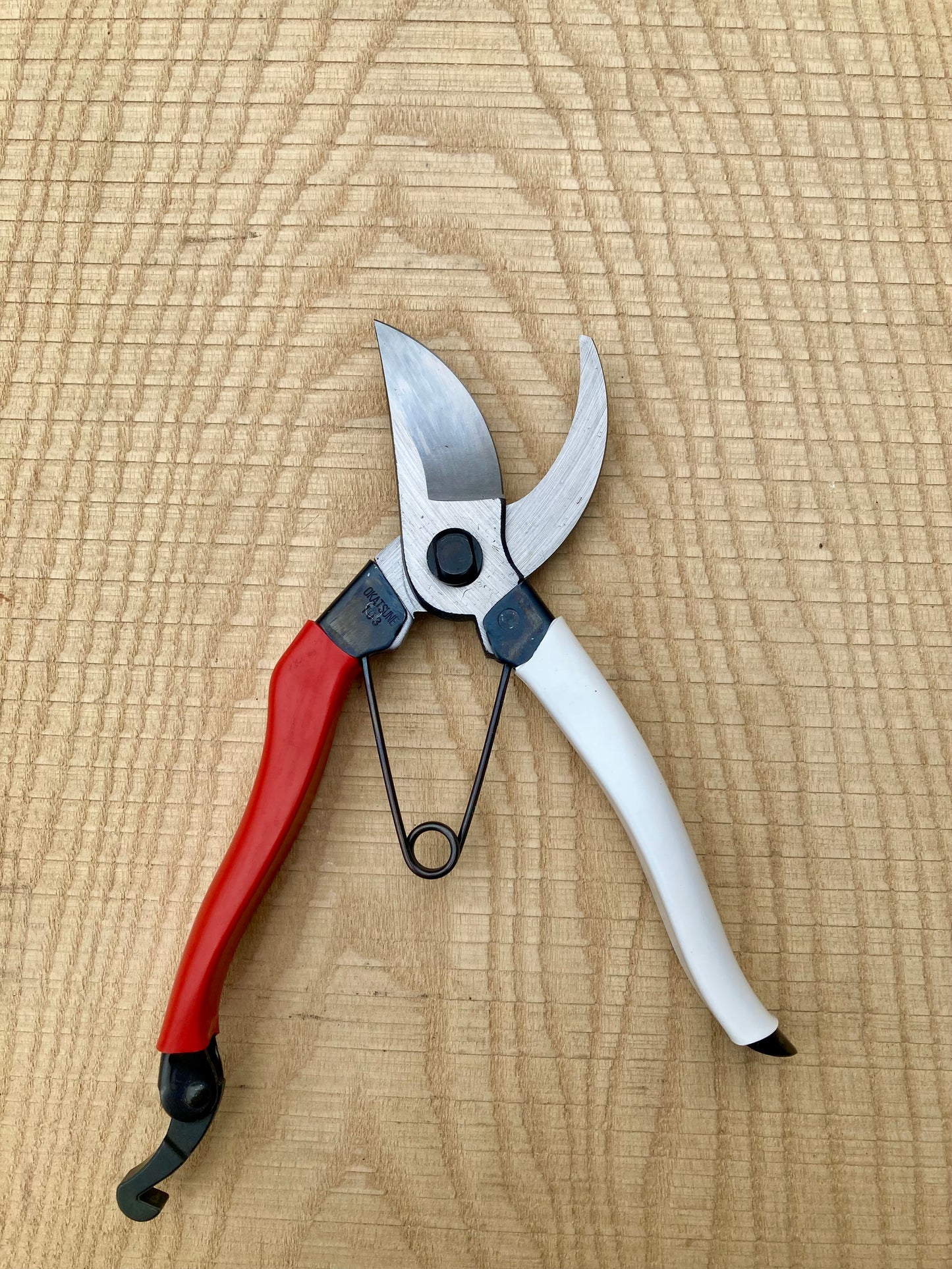 Okatsune Secateurs - Medium