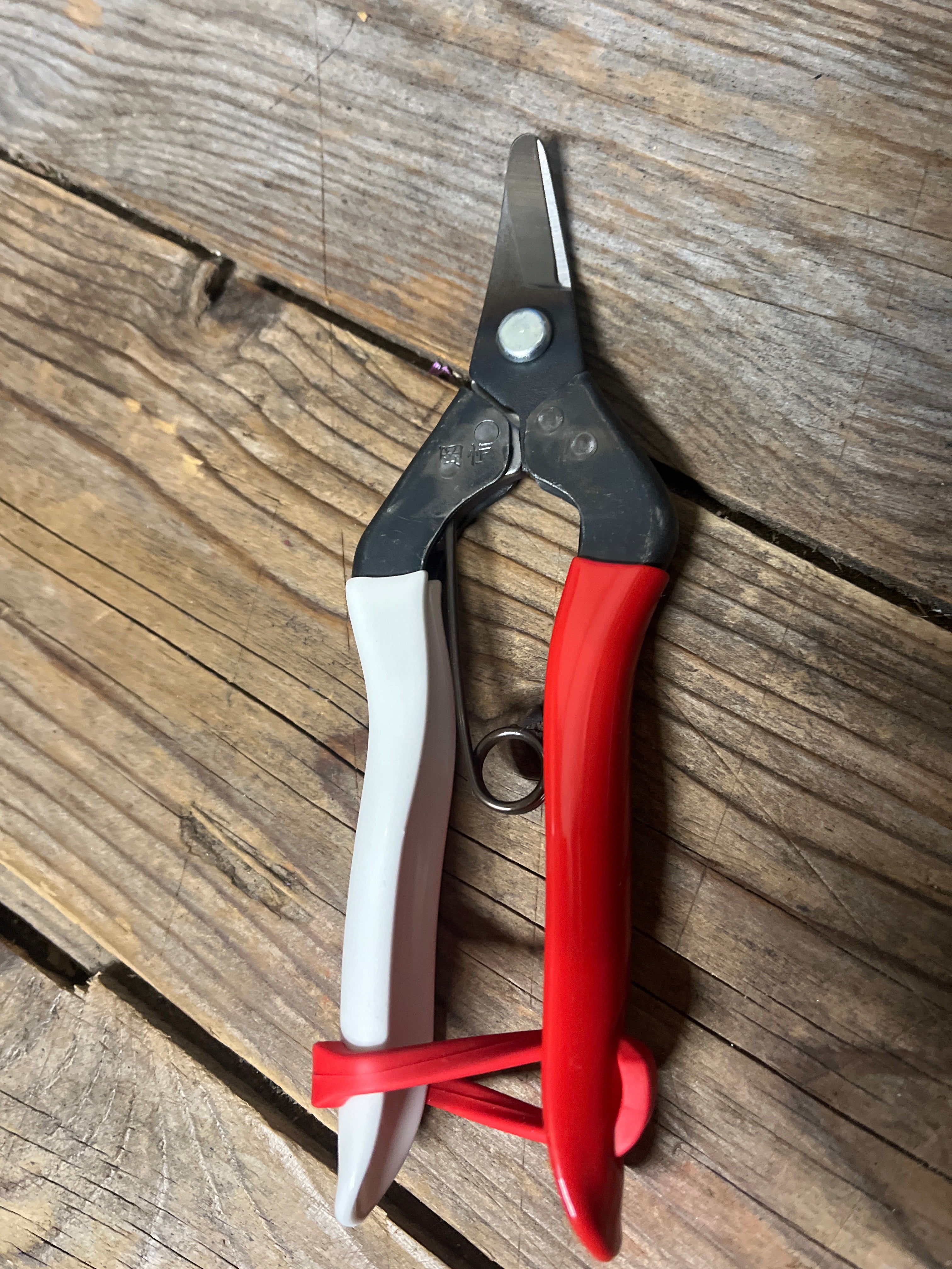 Okatsune - Curved Snips – Woodland Craft Supplies