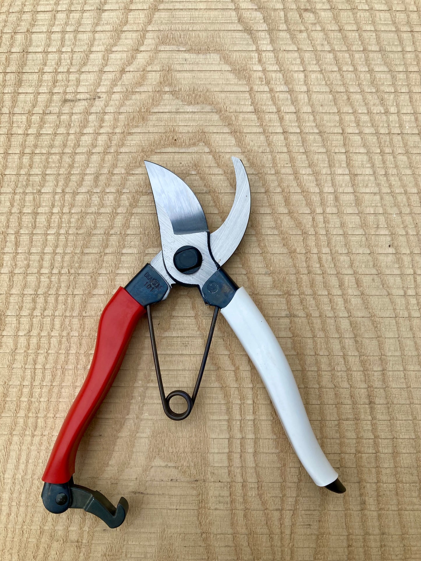 Okatsune Secateurs - Small